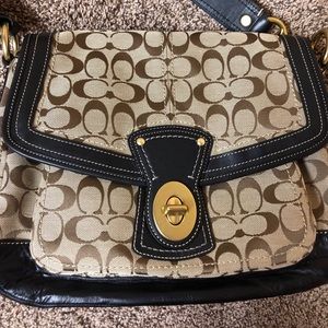 Vintage Coach Bag (MINT CONDITION)
